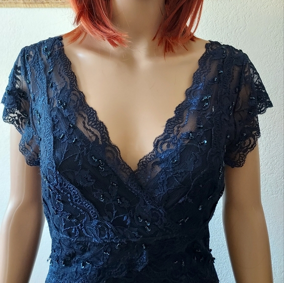 Marina navy blue stretch lace dress in size 8 - Picture 5 of 5